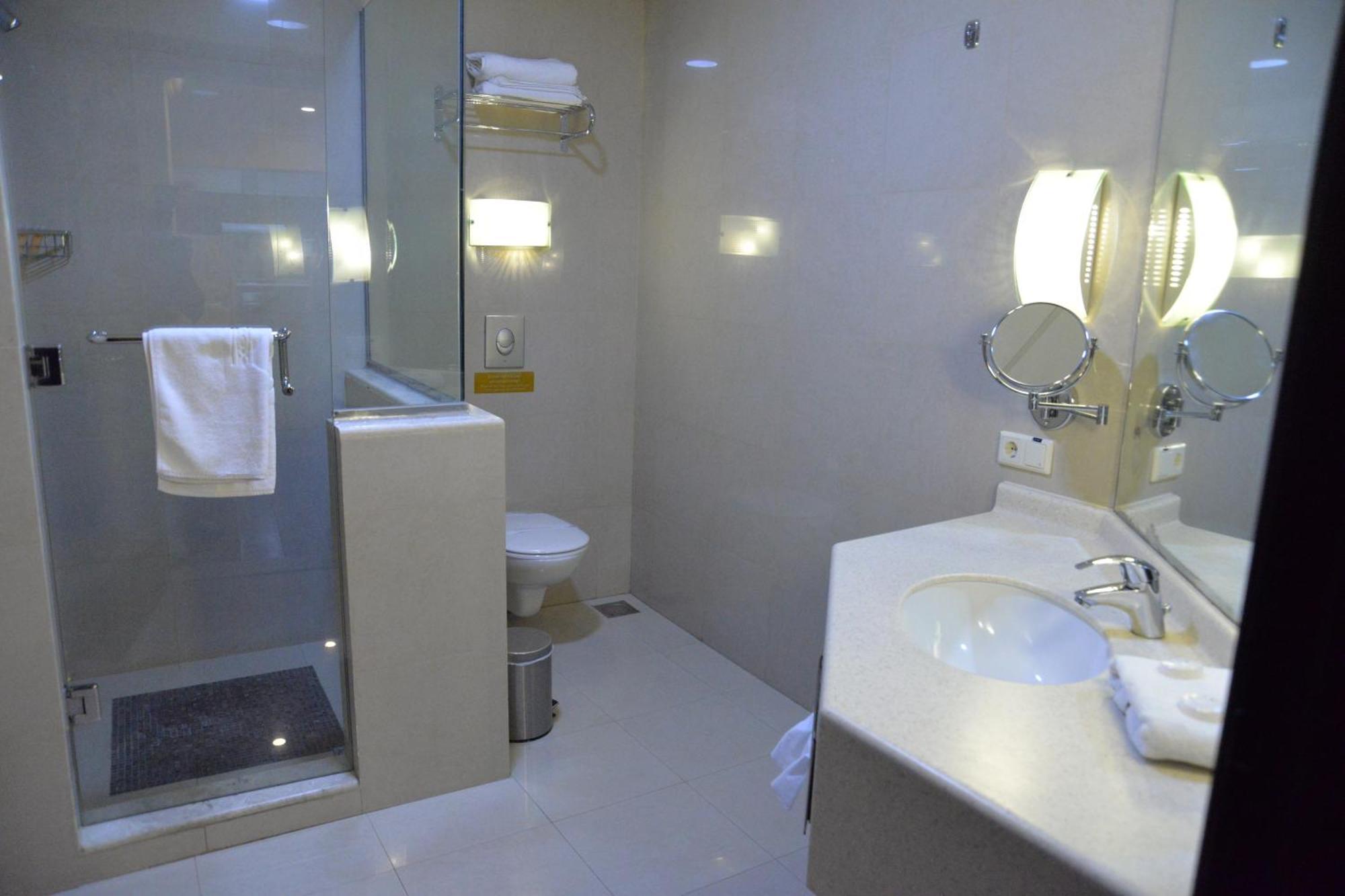 The Palace Suites Al-Khobar Eksteriør bilde